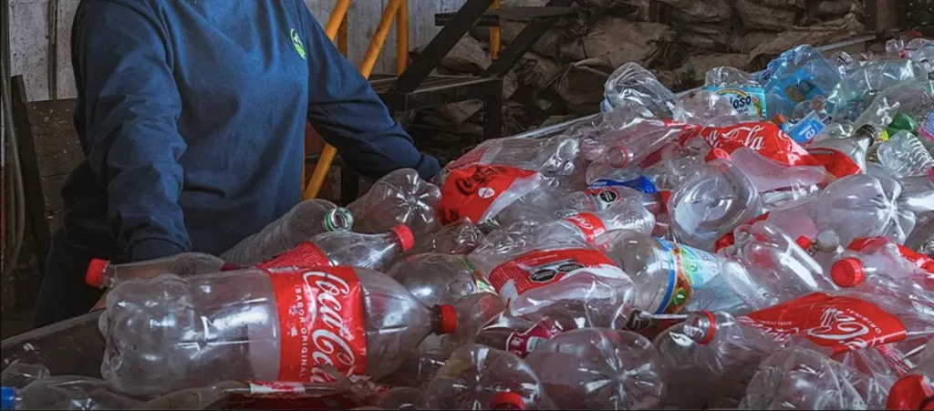 coca cola femsa impulsa economia circular en empaques portada.png