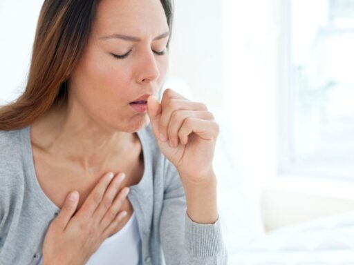 Imagen destacada del artículo 'El Impacto Económico de HeAR: La Nueva Era del Diagnóstico Respiratorio con IA de Google', mostrando un concepto visual relacionado con la tecnología y la salud respiratoria